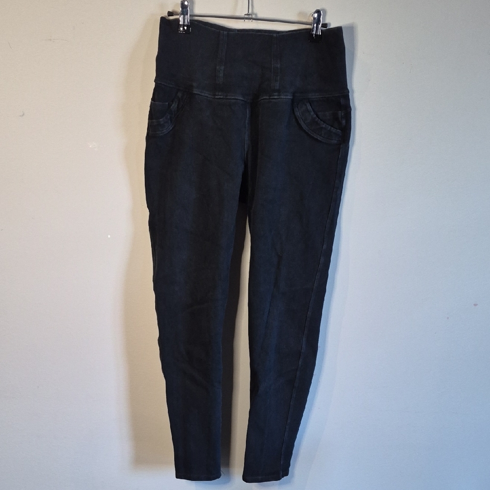 Elegant Black High-Rise Jeggings